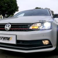 Передние фары Фольксваген Джетта 6 2010-2019 модель №17, комплект:Л+П, бифокальная линза HELLA 5R, ДХО, RED Line, КСЕНОН В КОМПЛЕКТЕ, арт:MF-HL-000607