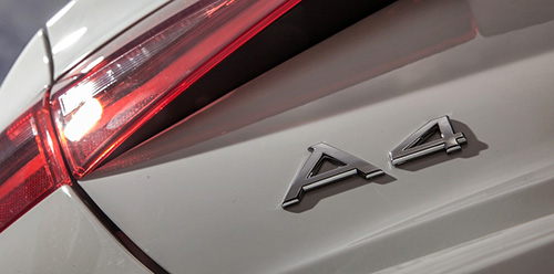 Ауди А4 значок