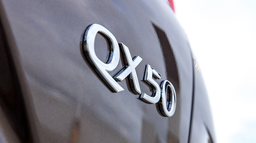 Инфинити QX50 значок