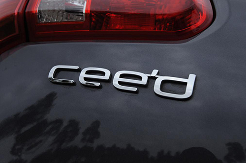 Киа Сид значок